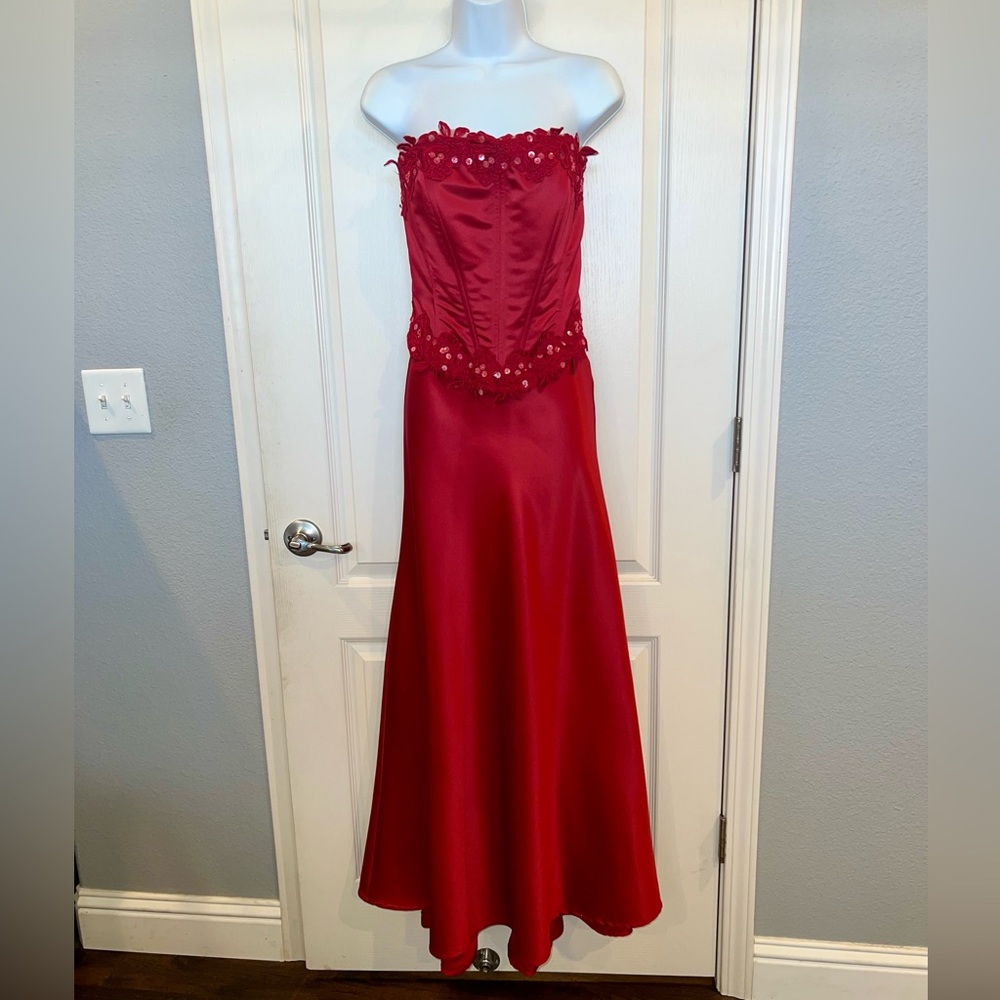 Lenovia Red and Gold Dress
